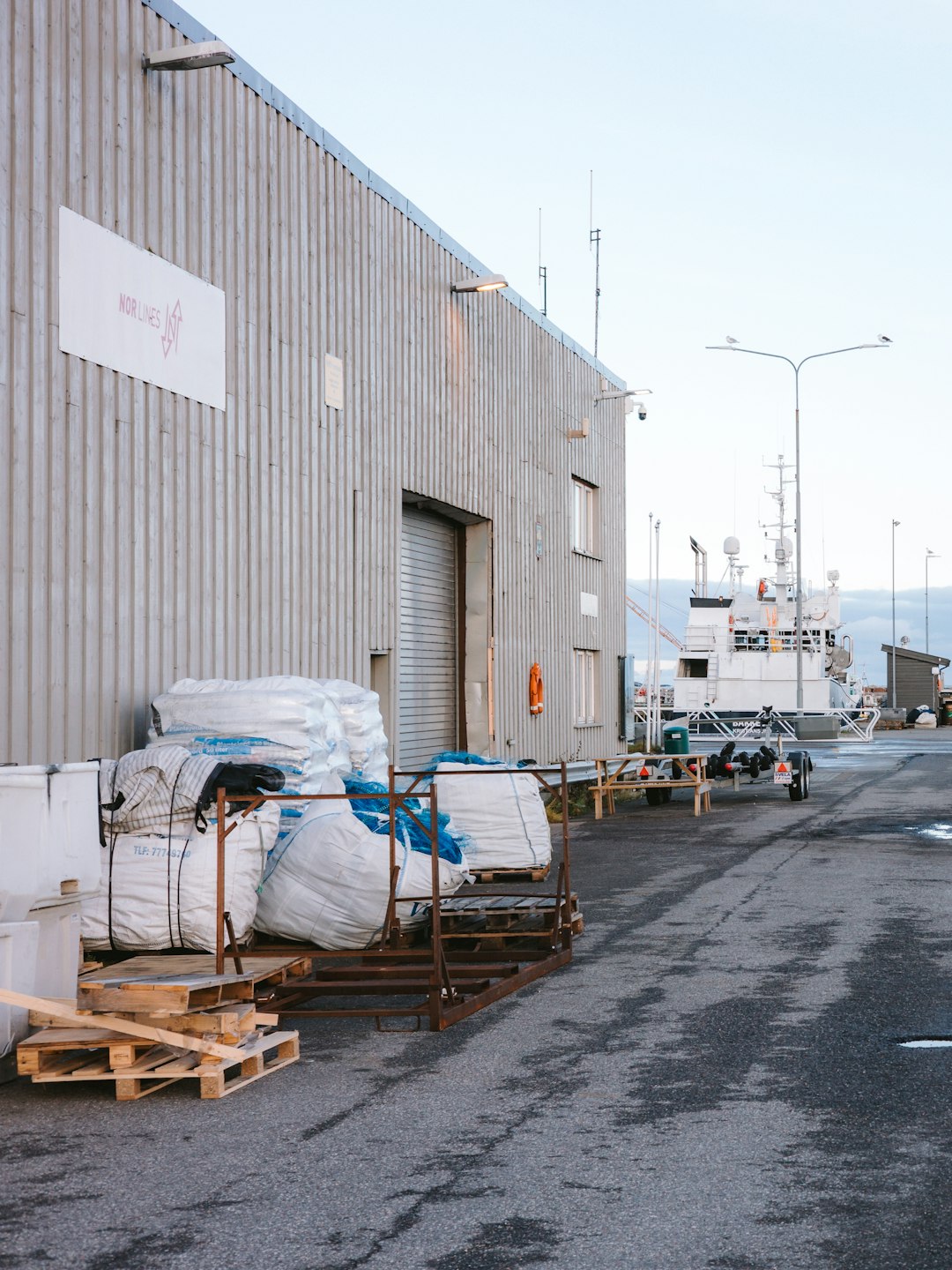 International logistics